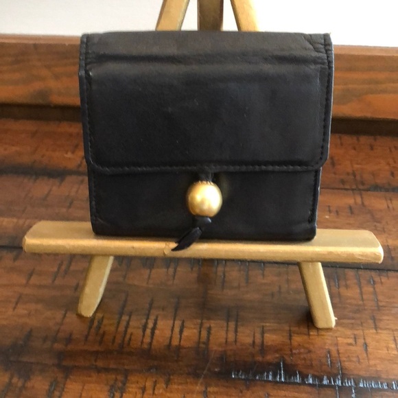 Sharif Black Leather Wallet with Gold Accent - Picture 1 of 4